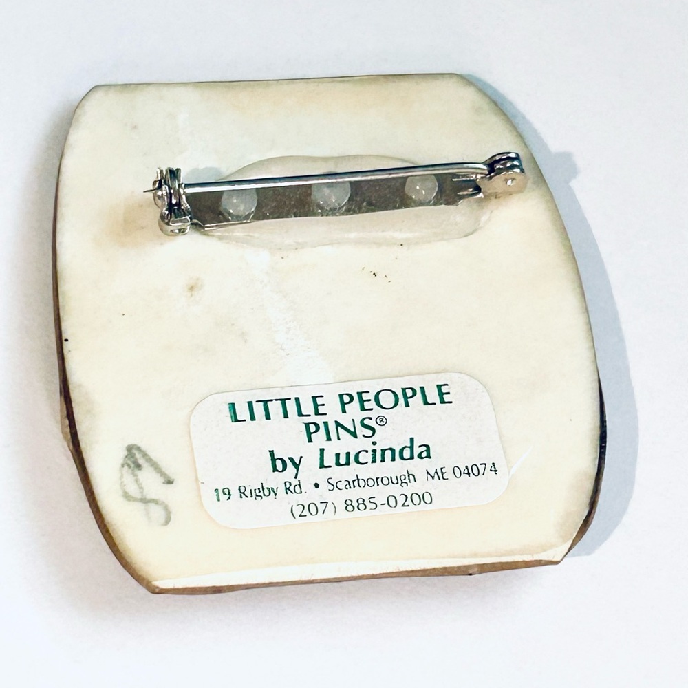 Vintage Little People Pins by Lucinda - Picture 5 of 6